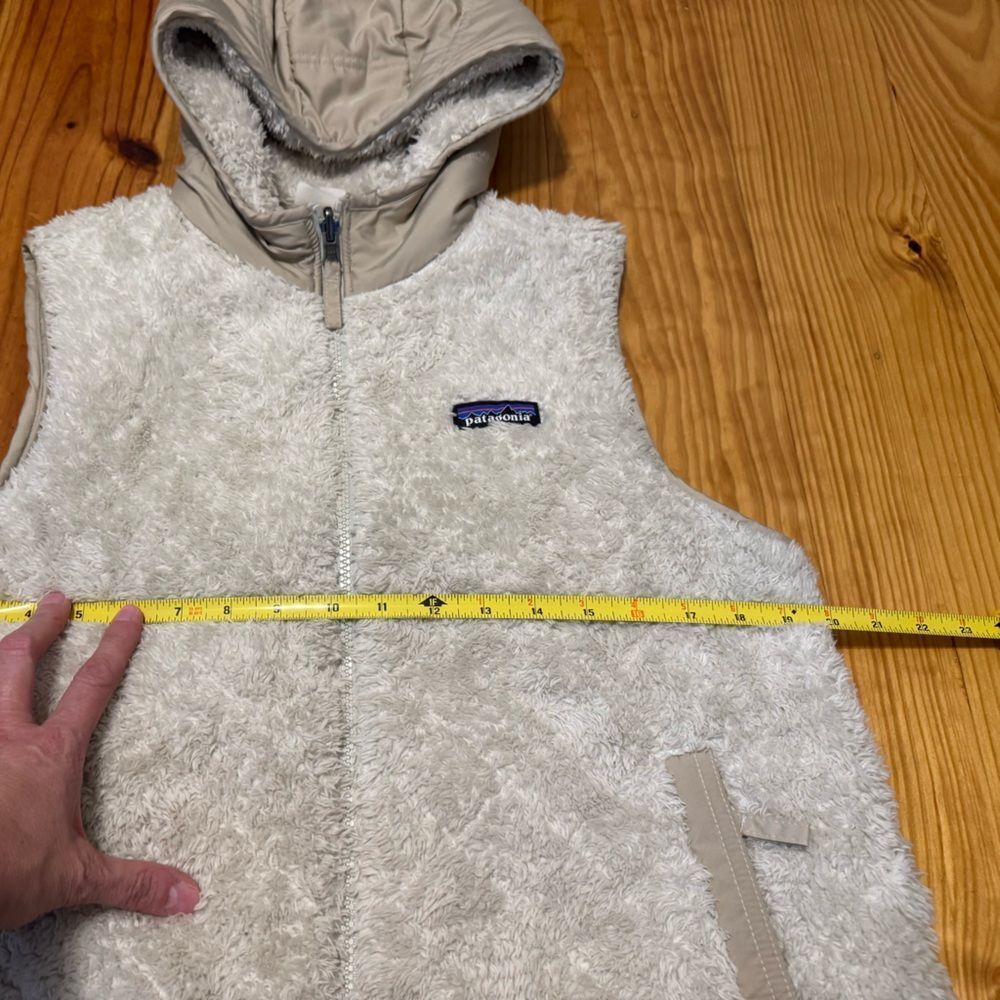 Patagonia Los Gatos Reversible Hooded Vest Tan/Ivory Sherpa Fleece Womens MED - Picture 9 of 13